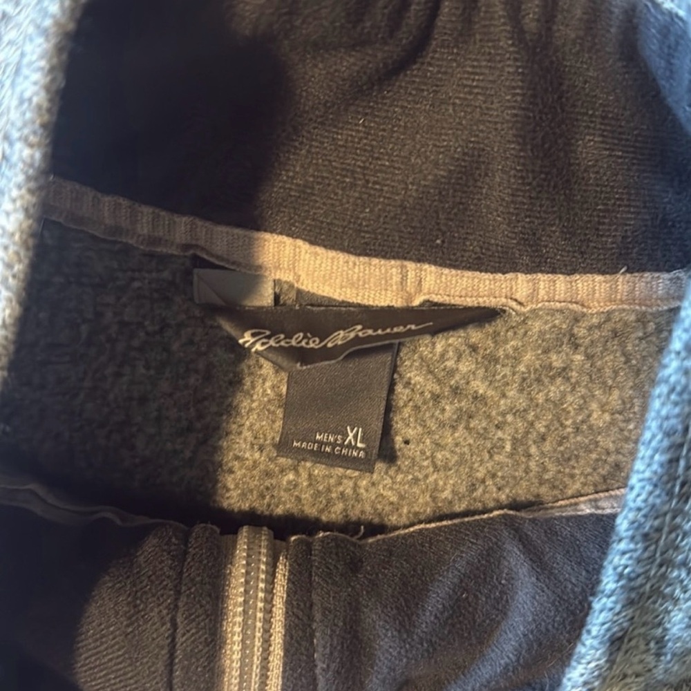 Eddie Bauer Men's Heather Gray Quarter-Zip Pullover - Picture 2 of 2